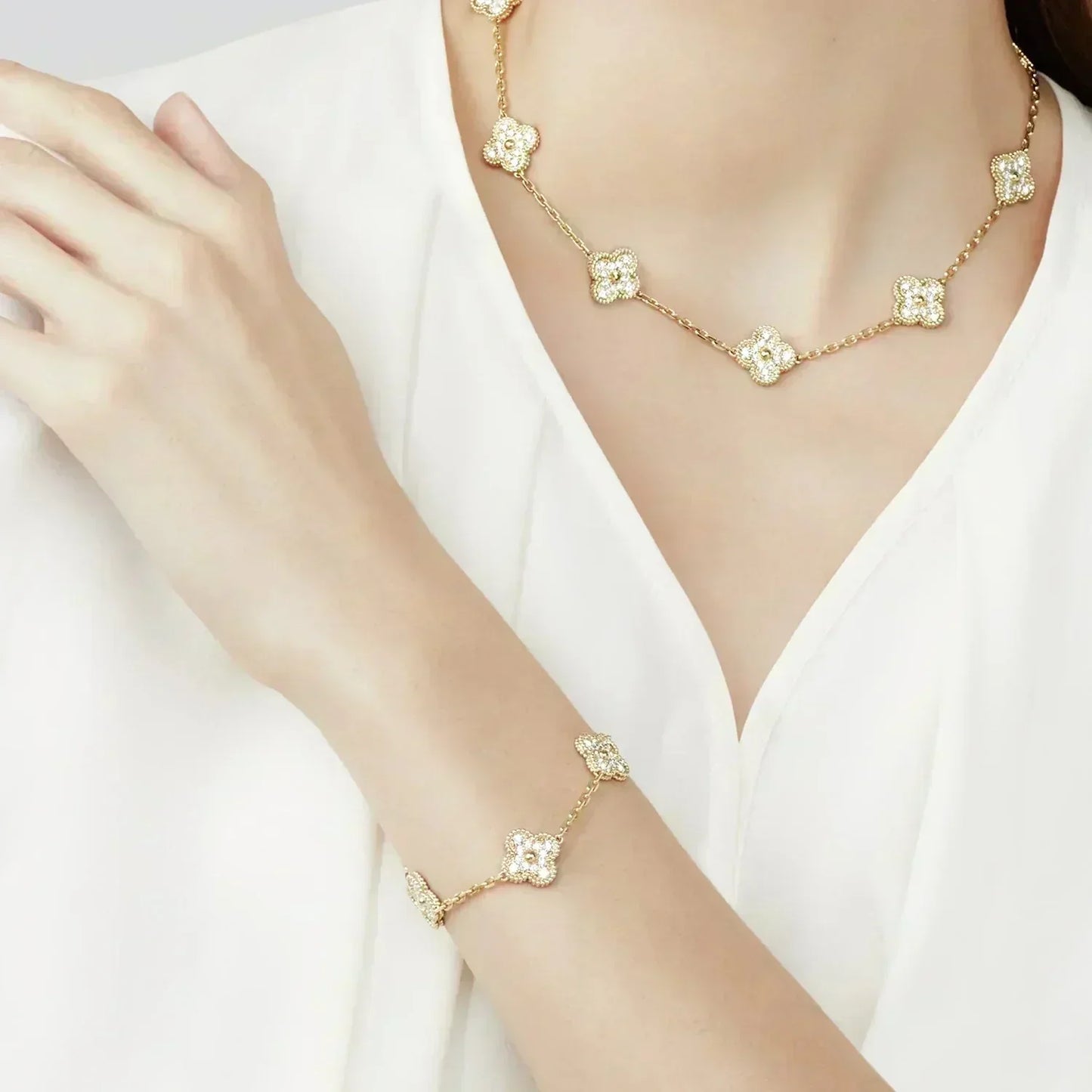 ˇGilded EraˇCLOVER 5 MOTIFS FULL DIAMOND BRACELET