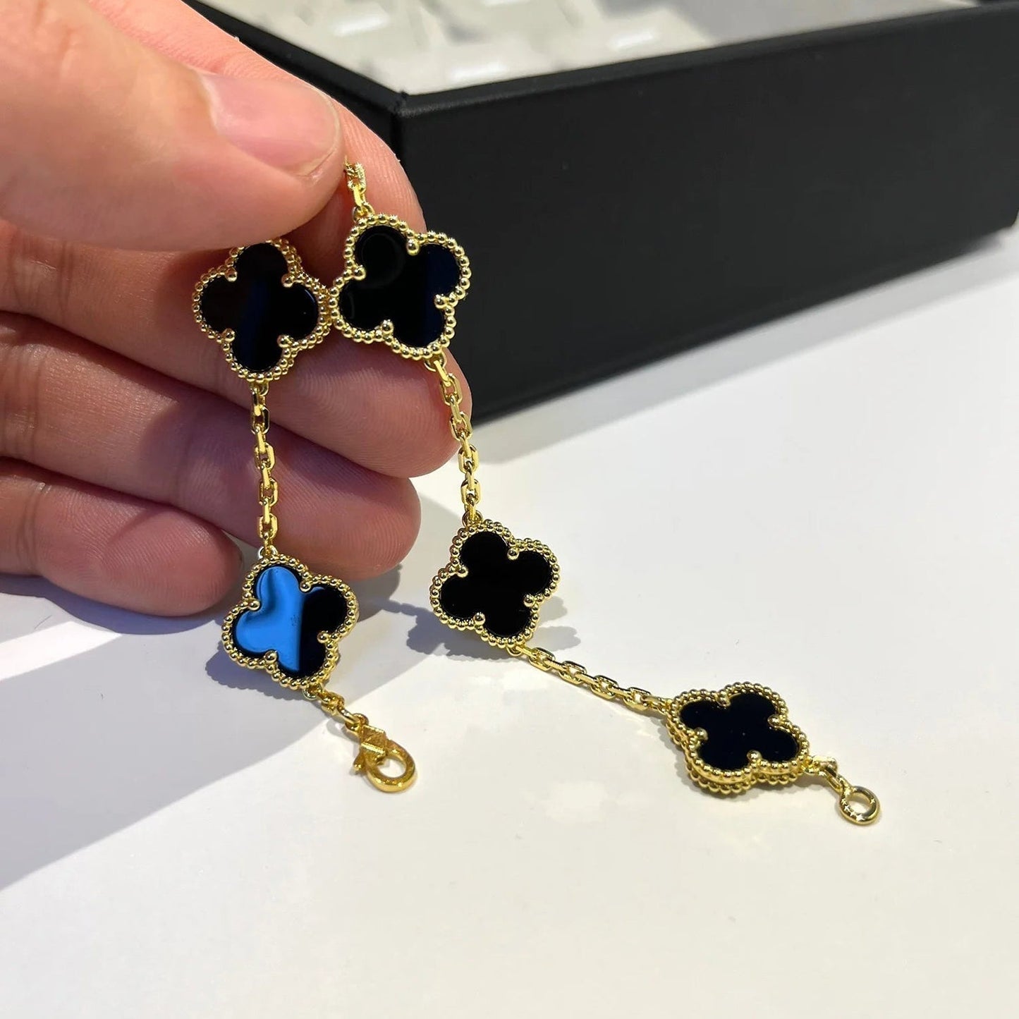 ˇGilded EraˇCLOVER 5 MOTIFS BLACK ONYX BRACELET