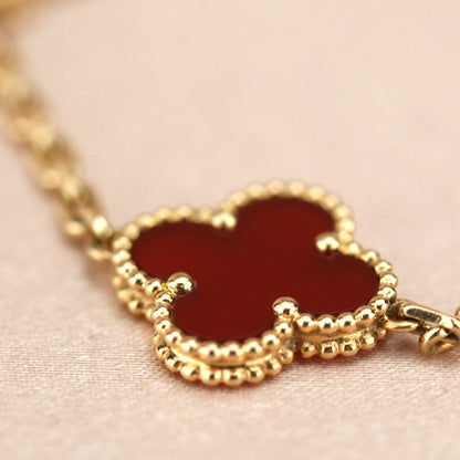 ˇGilded EraˇCLOVER 5 MOTIFS RED AGATE  BRACELET