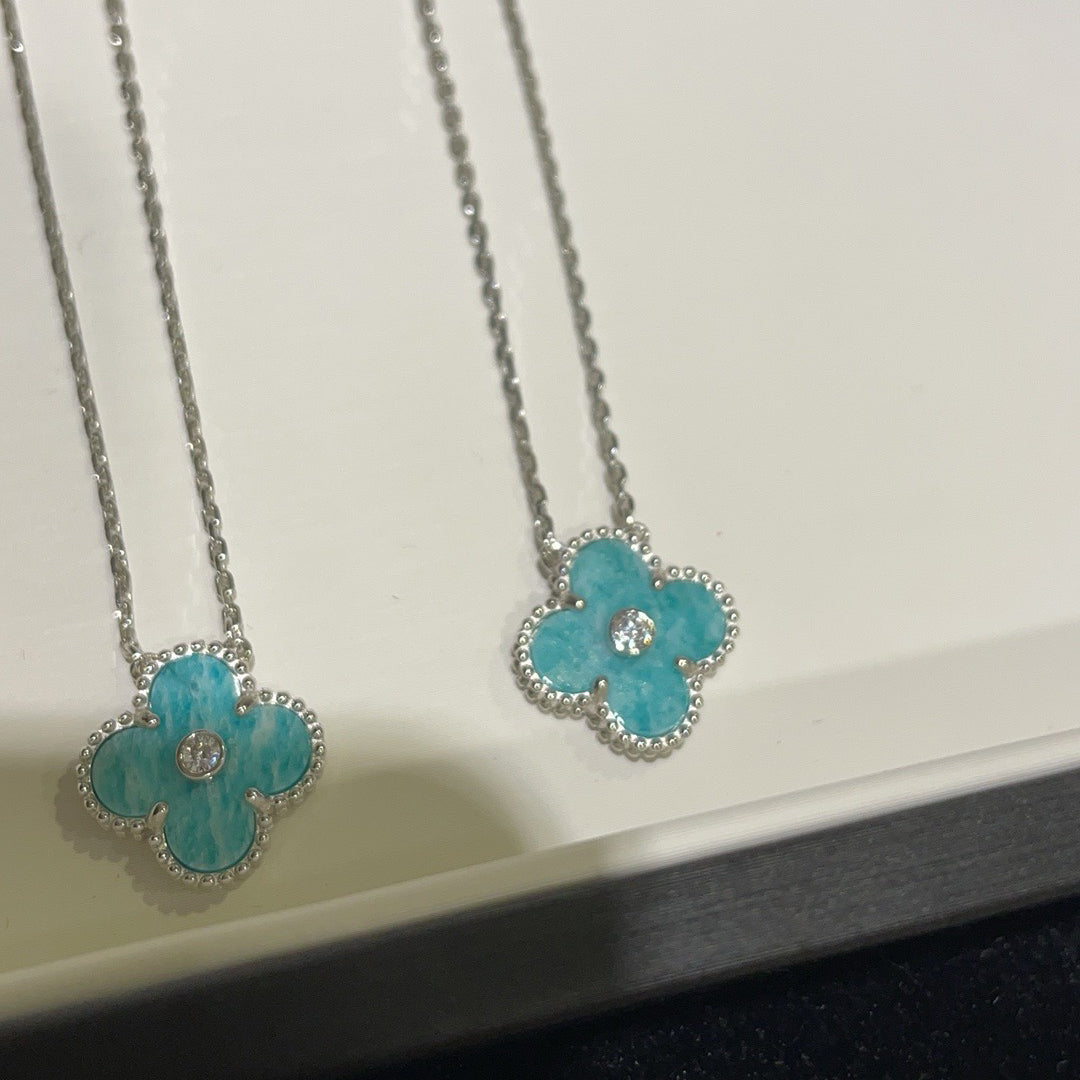 ˇGilded EraˇCLOVER 15MM DIAMOND SVRES PORCELAIN  NECKLACE SILVER