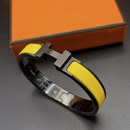 ˇGilded EraˇCLIC HM SO BLACK YELLOW BRACELET