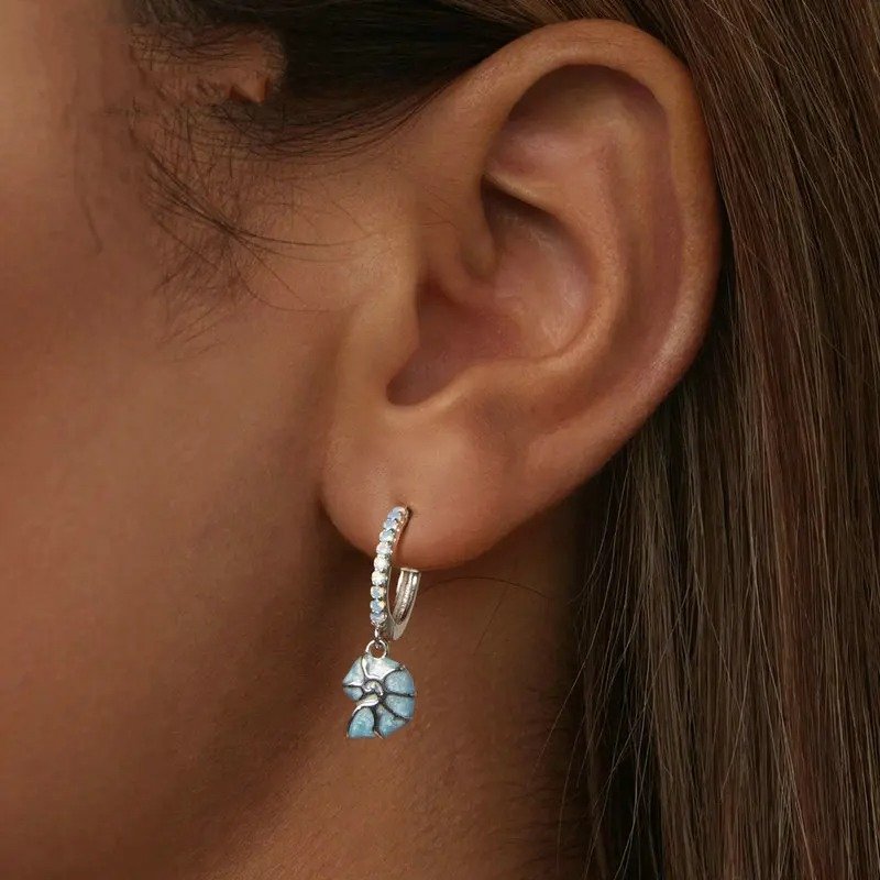 [STREET]Ohrclips mit blauer Muschelform, hypoallergen