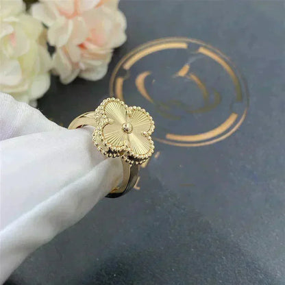 ˇGilded EraˇCLOVER GOLD RING